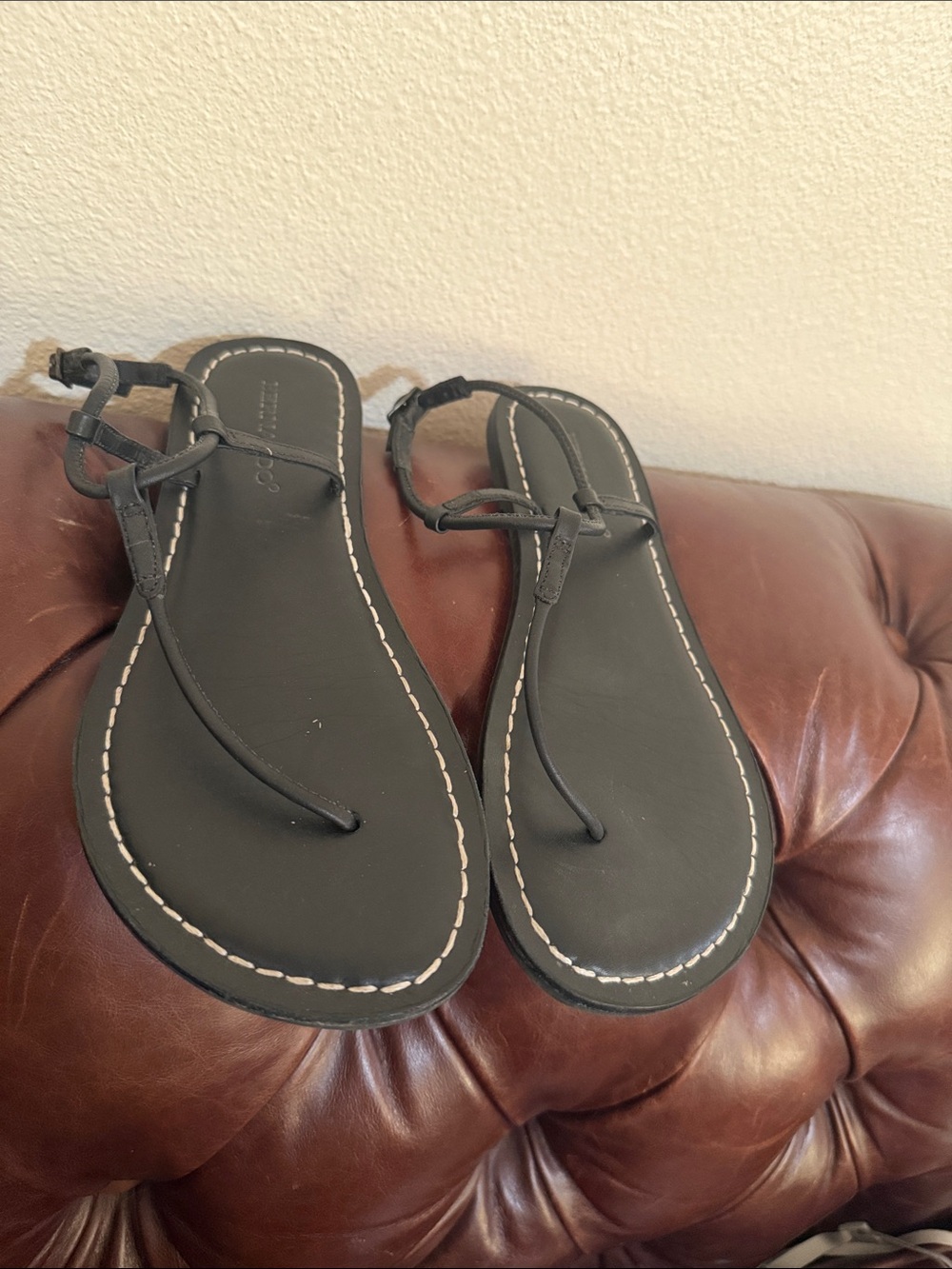 Bernardo Black T-Strap Leather Sandals